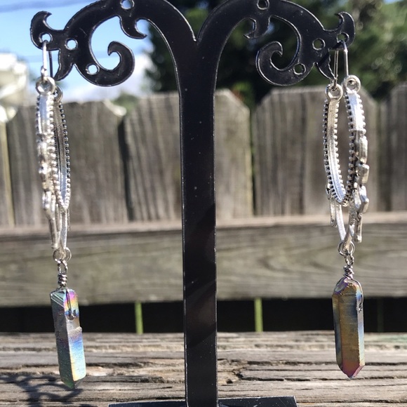 🌈 CUSTOM Lotus Rainbow Aura Earrings - Picture 5 of 8